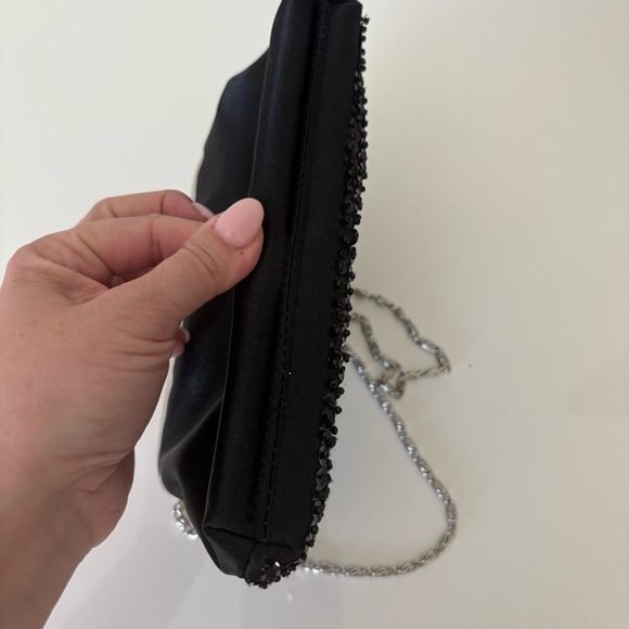 Black and Silver Vintage Evening Clutch with Chain Strap - Picture 8 of 8